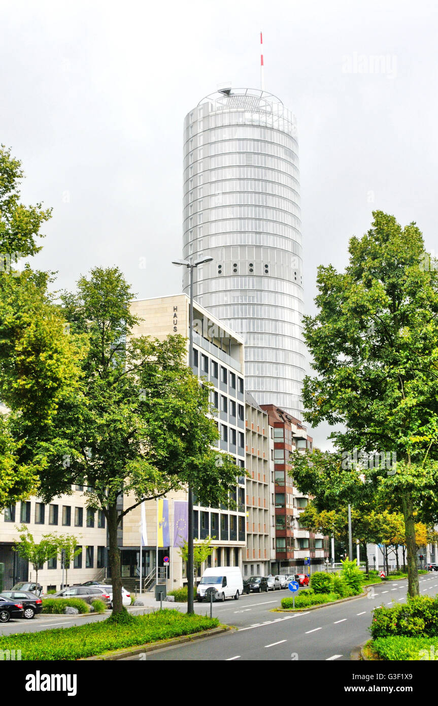 Deutschland, Nordrhein-Westfalen, Essen, Rüttenscheid, Turm, Geschäftshaus (RWE), Rolandstraße, Stockfoto