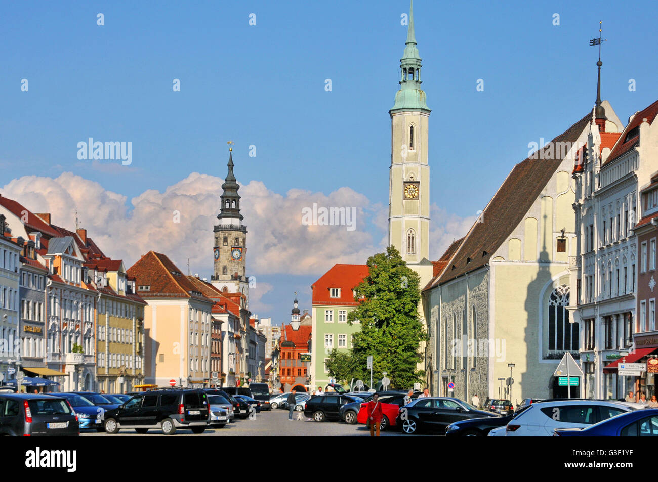Deutschland, Sachsen, Görlitz, Obermarkt, Rathaus, Kirche der Dreifaltigkeit, Parkplatz, Stockfoto