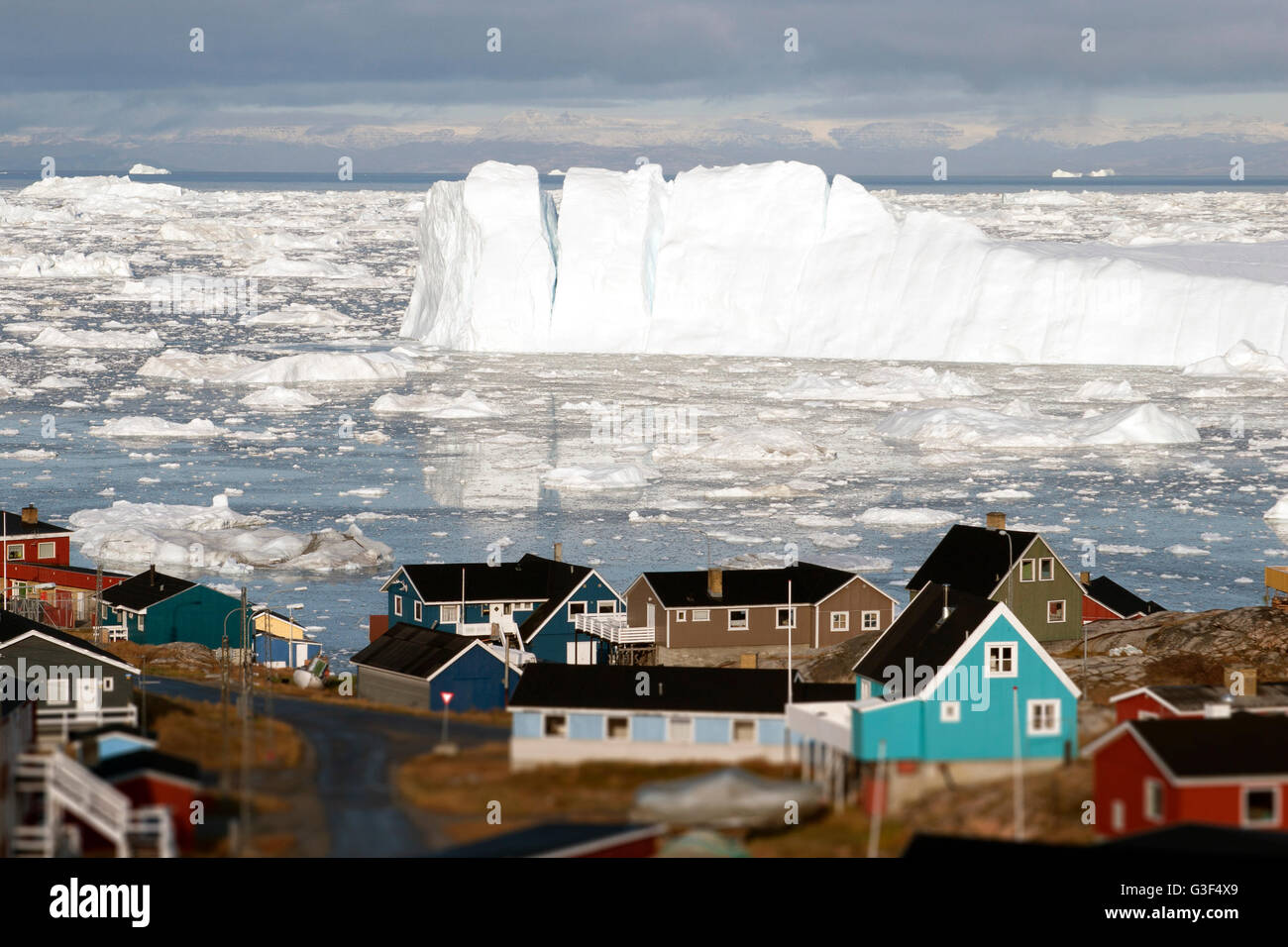 Grönlands Gletscher Gletscher Häuser Meer Kleinstadt burg Stockfoto