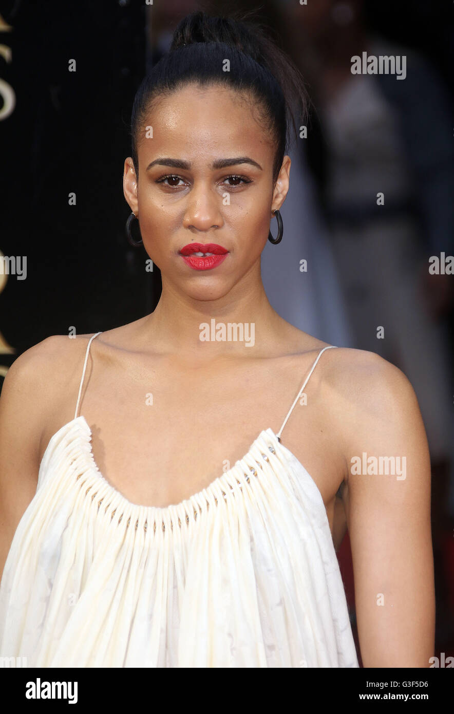 3. April 2016 - Zawe Ashton besucht die Olivier Awards 2016 am Royal Opera House Covent Garden in London, Vereinigtes Königreich. Stockfoto