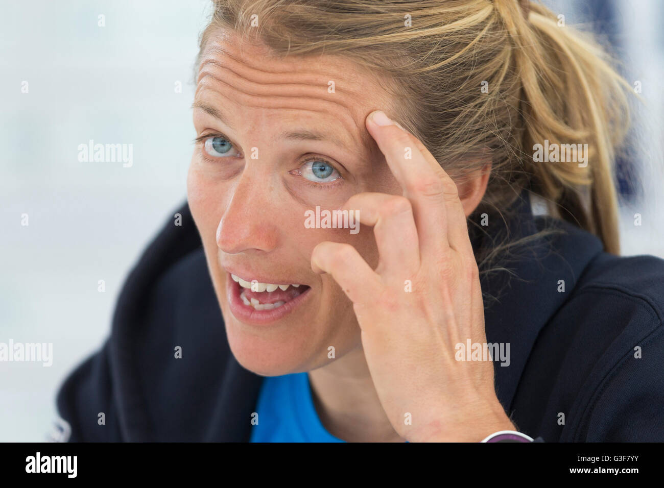 Britische Olympische 470 Klasse Seemann und Silber Medaillengewinner Saskia Clark am Tag vier der ISAF Sailing World Cup in Weymouth and Portland National Sailing Academy, Weymouth. PRESSEVERBAND Foto. Bild Datum: Samstag, 11. Juni 2016. Vgl. PA Geschichte SAILING World Cup. Bildnachweis sollte lauten: Chris Ison/PA Wire. Stockfoto