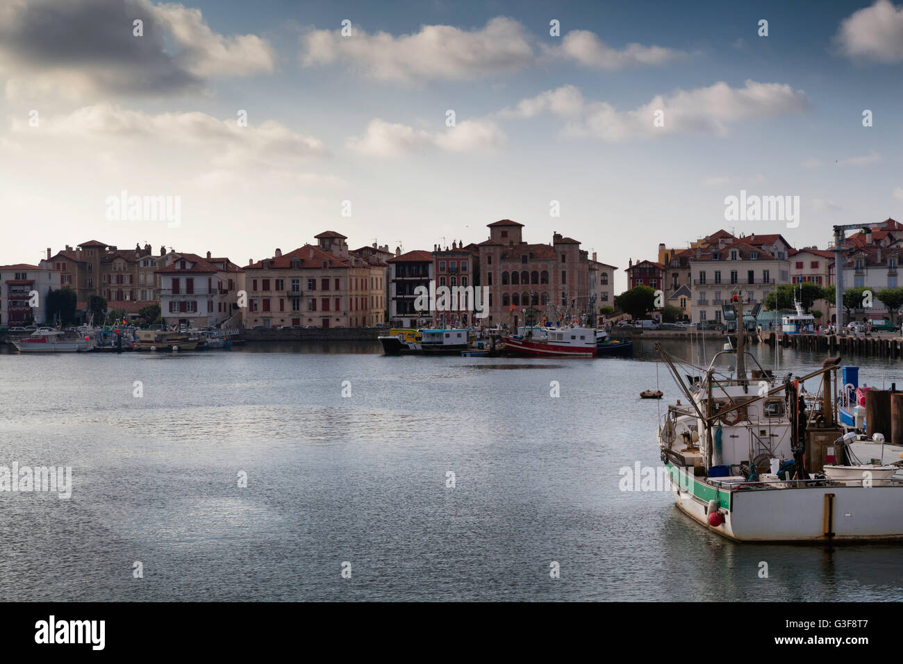 Saint Jean de Luz Hafen in Pays Basque, Frankreich Stockfoto