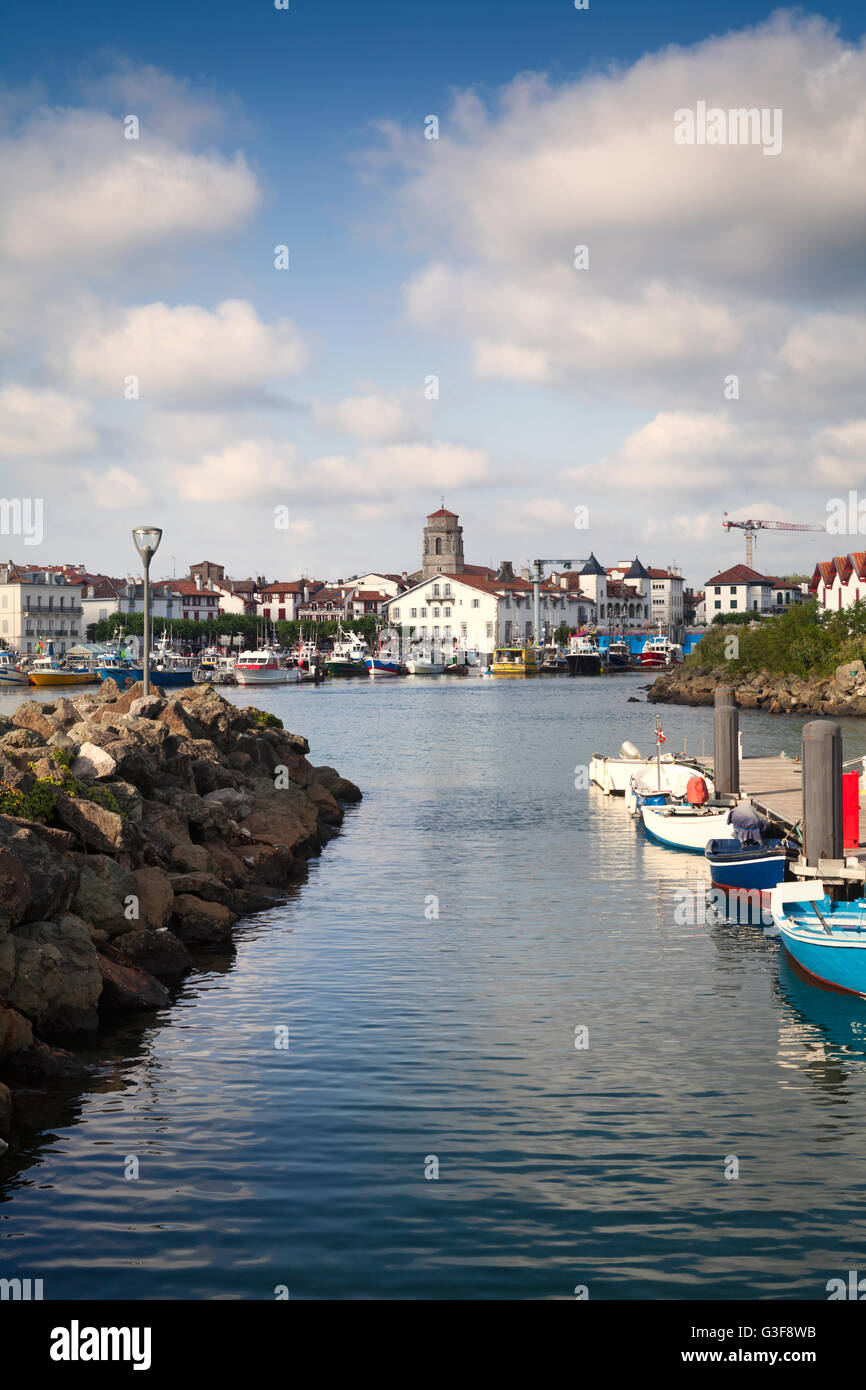 Saint Jean de Luz Hafen in Pays Basque, Frankreich Stockfoto