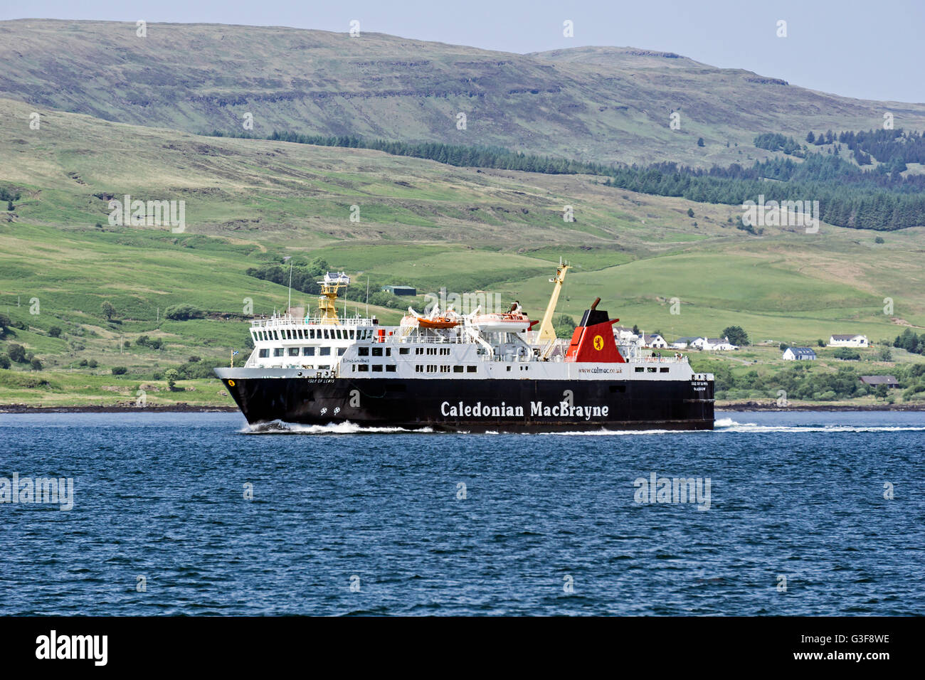 Caledonian Macbrayne Auto & Passagier Fähre Isle of Lewis durch den Sound of Mull in Richtung Oban Schottland Stockfoto