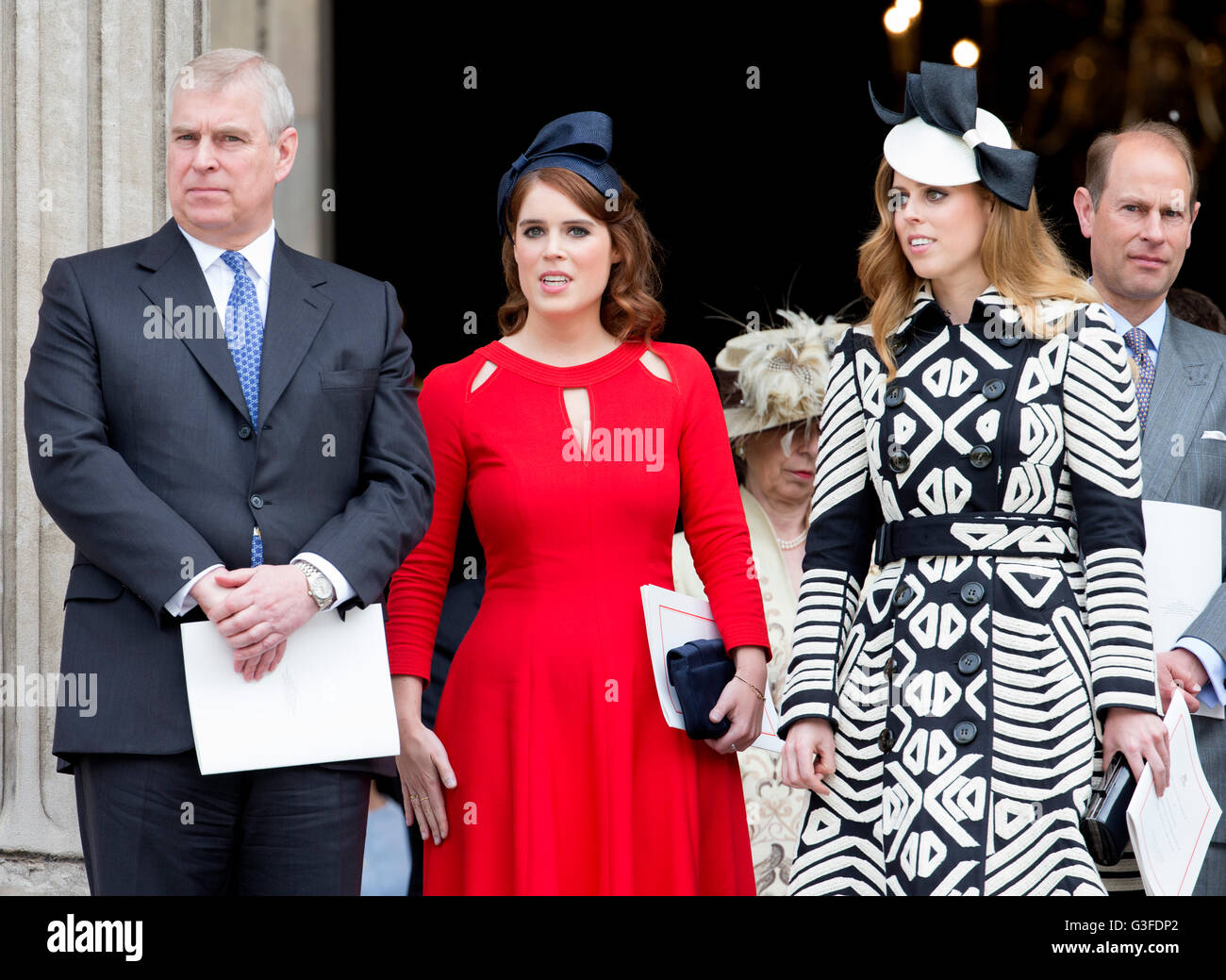 London, UK. 10. Juni 2016. Prinz Andrew der Herzog von York, Prinzessin Beatrice und Prinzessin Eugenie besuchen den Service von Thanksgiving während die Königinnen 90. Geburtstagsfeiern in St. Pauls Kathedrale in London, Vereinigtes Königreich, 10. Juni 2016. Foto: Patrick van Katwijk / POINT DE VUE OUT - NO WIRE SERVICE-/ Dpa/Alamy Live News Stockfoto