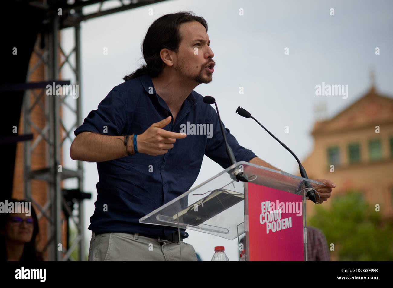 Barcelona, Katalonien, Spanien. 11. Juni 2016. Spanische Wahlbündnis Unidos Podemos Präsidentschaftskandidat, Pablo Iglesias, hält eine Rede während einer politischen Kundgebung in Barcelona. 26 Juni nächsten Jahres hält Spanien seinen zweiten Wahlen nach 6 Monaten der Übergangsregierung. © Jordi Boixareu/ZUMA Draht/Alamy Live-Nachrichten Stockfoto