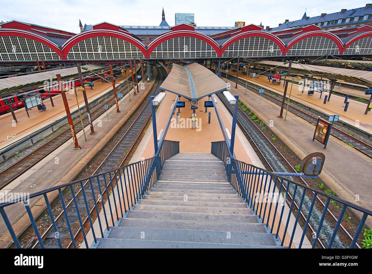 Plattformen von Kopenhagen Hauptbahnhof in Kopenhagen, Dänemark Stockfoto