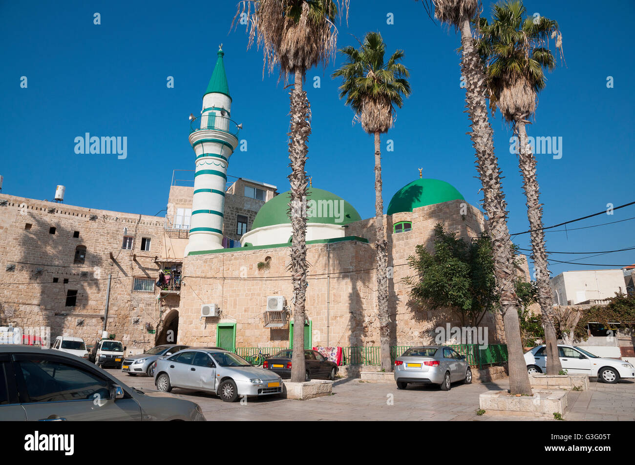 Eine Moschee in Nachbarschaft der Altstadt von Akko Stockfoto