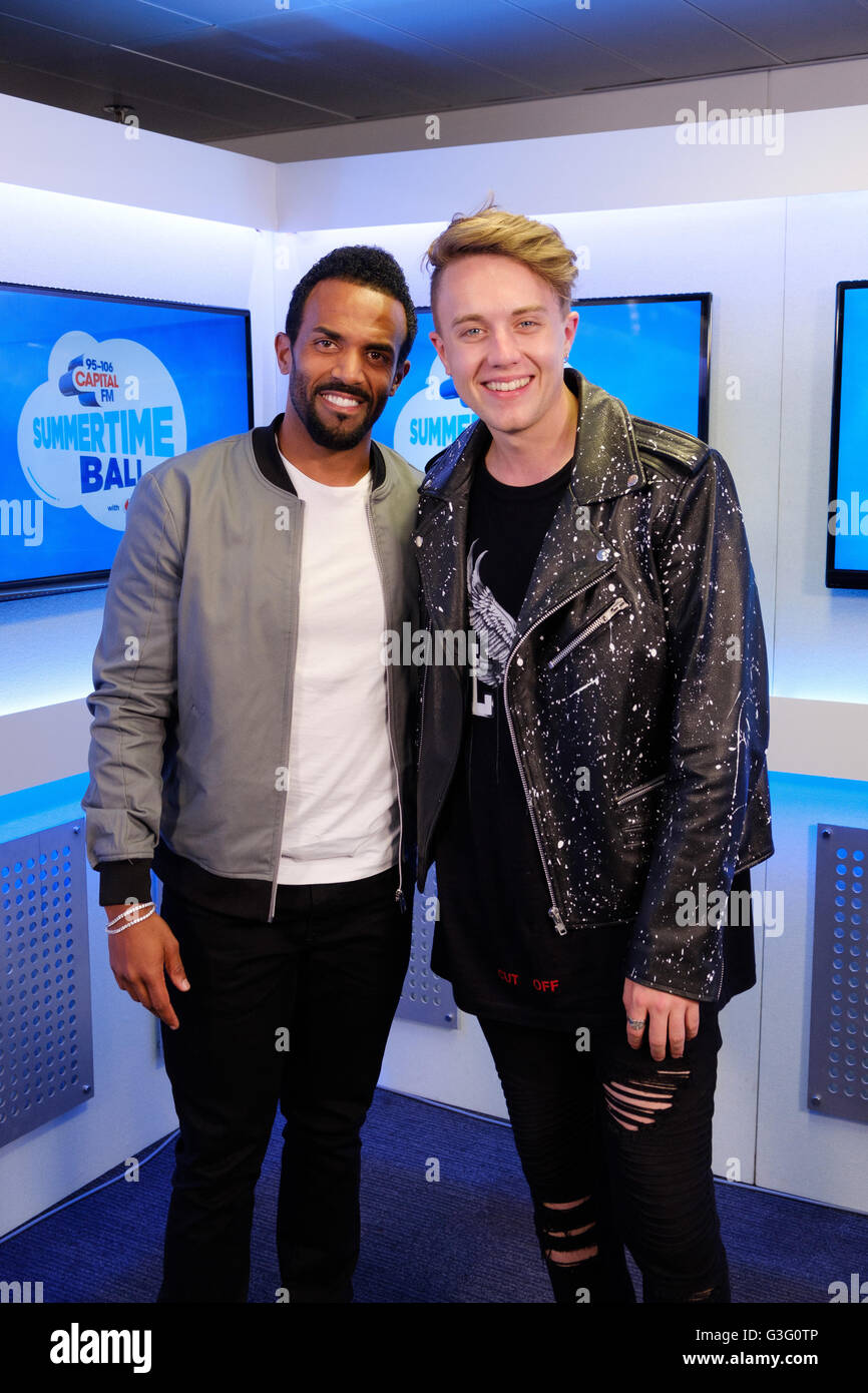 Craig David und Roman Kemp beim Summertime Ball von Capital mit Vodafone im Wembley Stadium, London. DRÜCKEN SIE VERBANDSFOTO. Bilddatum: Samstag, 11. Juni 2016. Bildnachweis sollte lauten: Frantzesco Kangaris/PA Wire Stockfoto