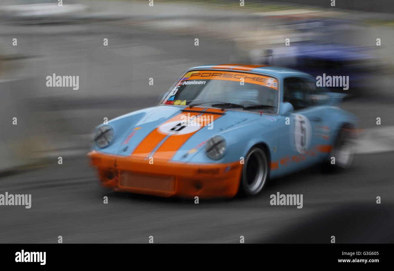 1976 Porsche 911, 2016 bei Aarhus Classic Car Rennen gefahren. Erhebliche Bewegungsunschärfe. Stockfoto