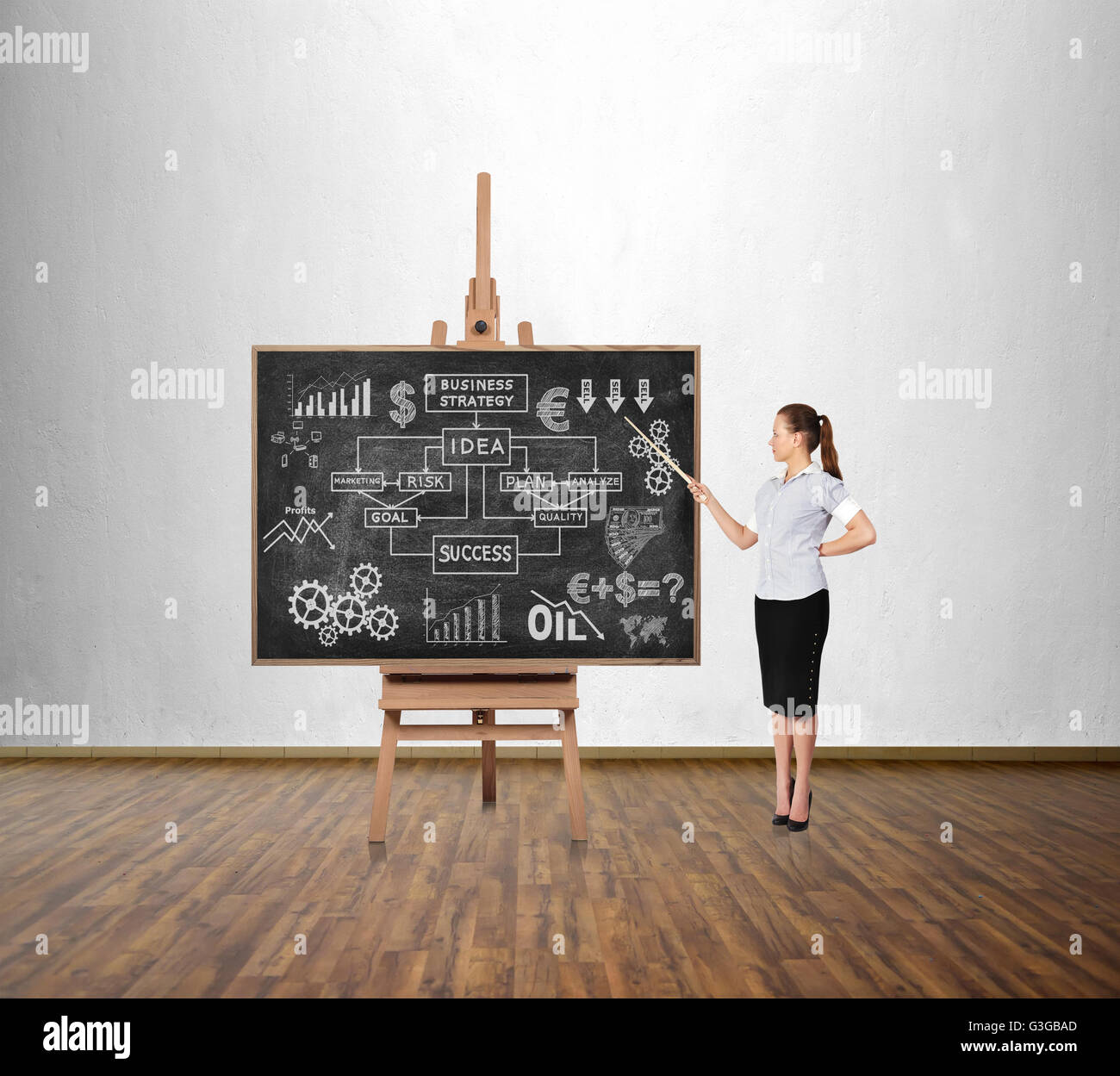 Frau mit einem Zeiger auf einem Brett. Zeichnung-Business-Strategie Stockfoto