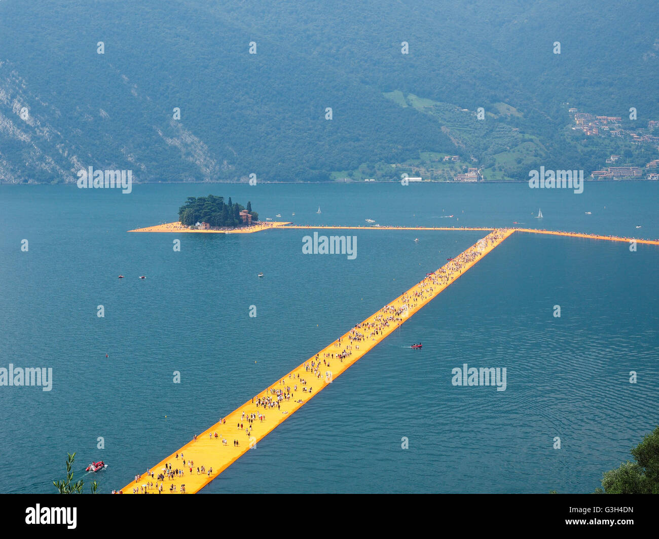 Floating Piers Stockfotos Und Bilder Kaufen Alamy