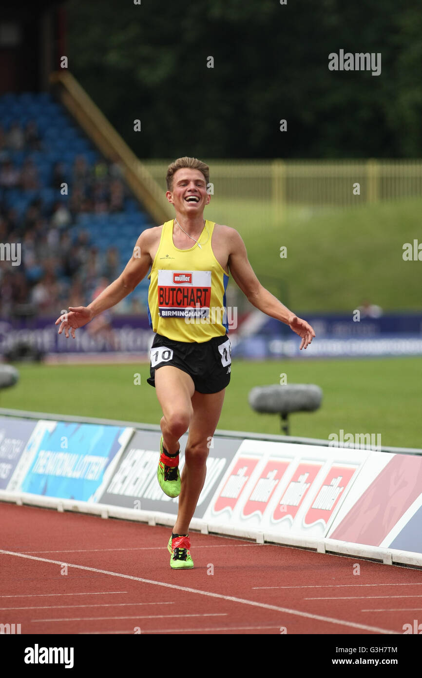 Birmingham, Vereinigtes Königreich. 25. Juni 2016. Britische Meisterschaften, Alexander Stadium, Birmingham. Andrew Butchart gewinnt die 5000 m endgültige Gutschrift: Peter Lopeman/Alamy Live News Stockfoto