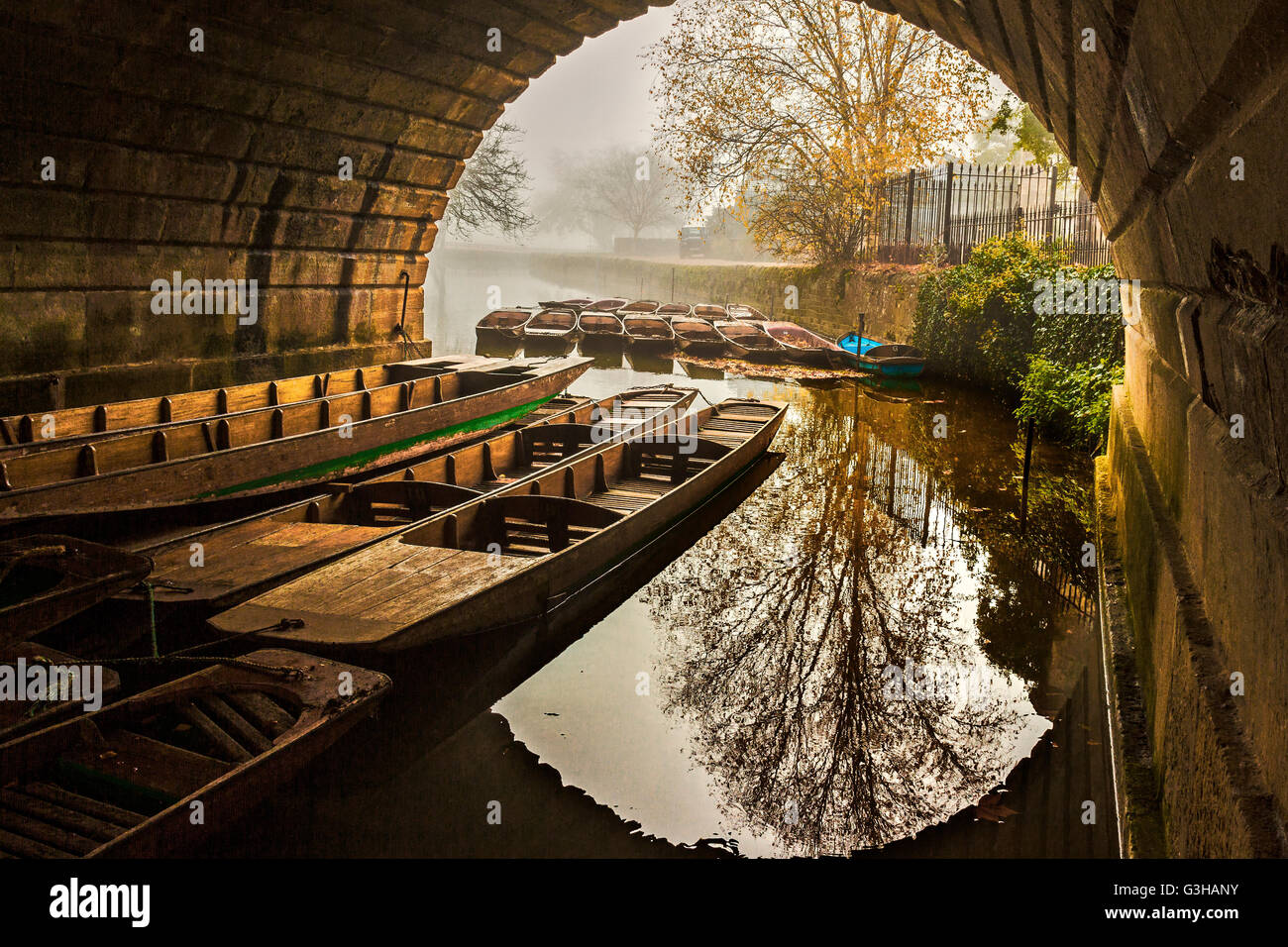 UK-Oxford-Misty-Landschaft Stockfoto