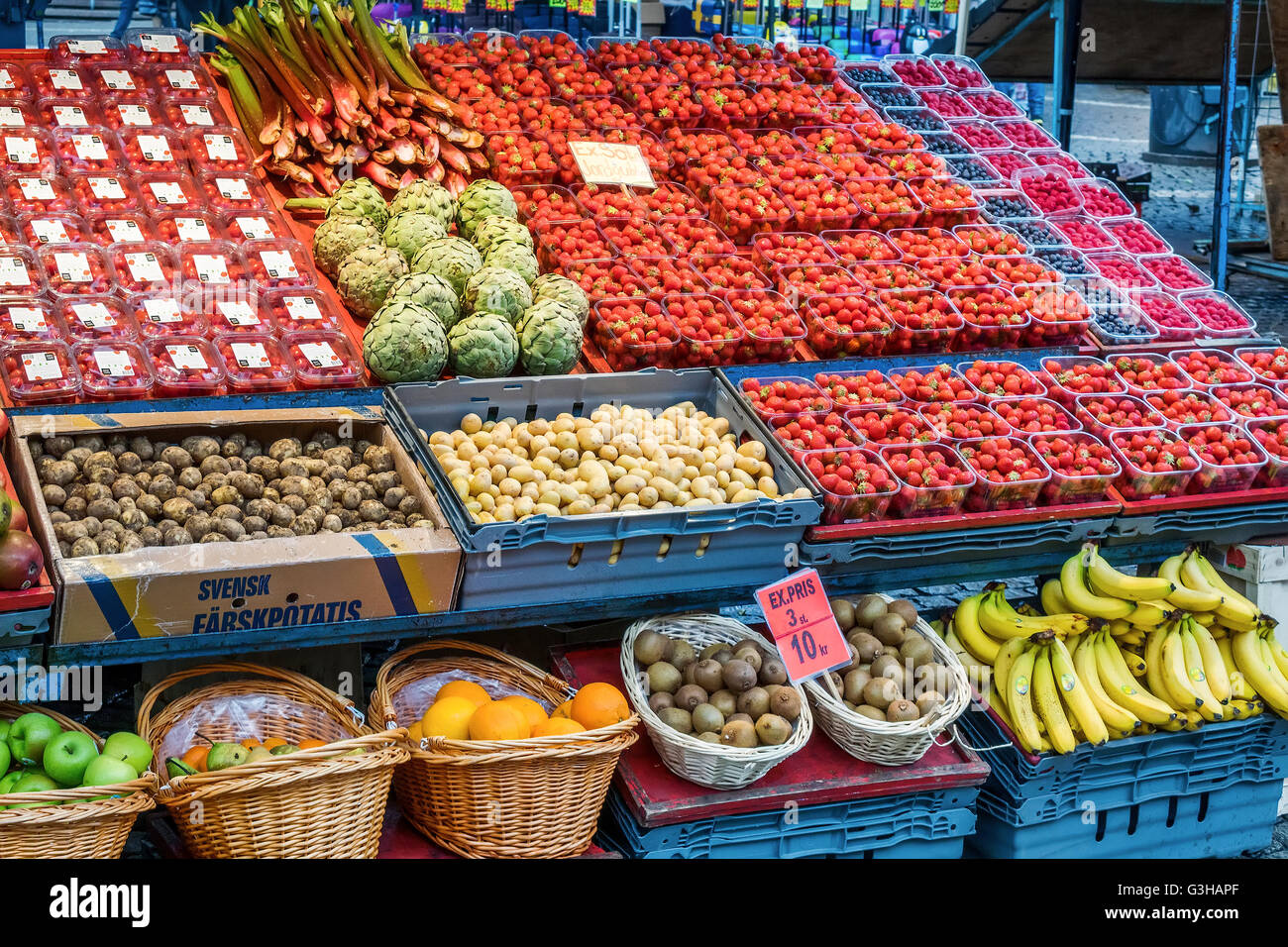 Anzeige von Obst In der Markt-Stockholm-Schweden Stockfoto