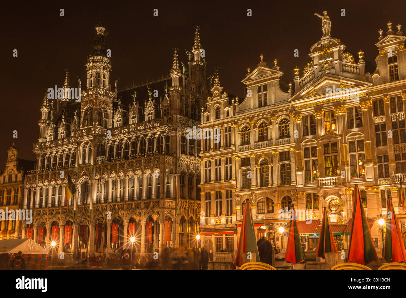 Die Grand Place in Brüssel in der Nacht Stockfoto