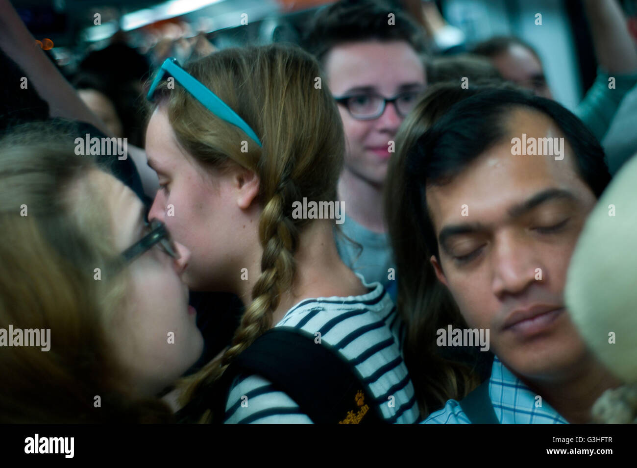 Ein normaler Tag am Rom Metro überfüllt! Mai 2016 Stockfoto