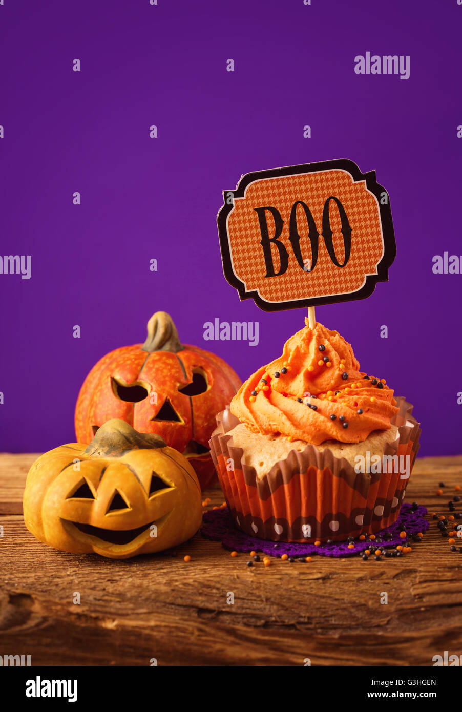 Halloween-Kuchen mit einem Kuchen holen Stockfoto