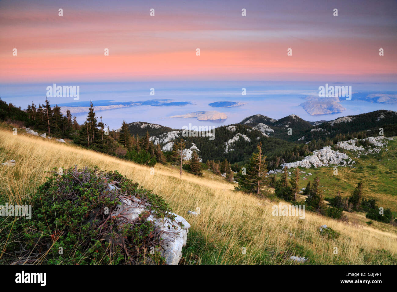 Velebit-Gebirge, einen Blick auf die kroatische Küste und Inseln Stockfoto