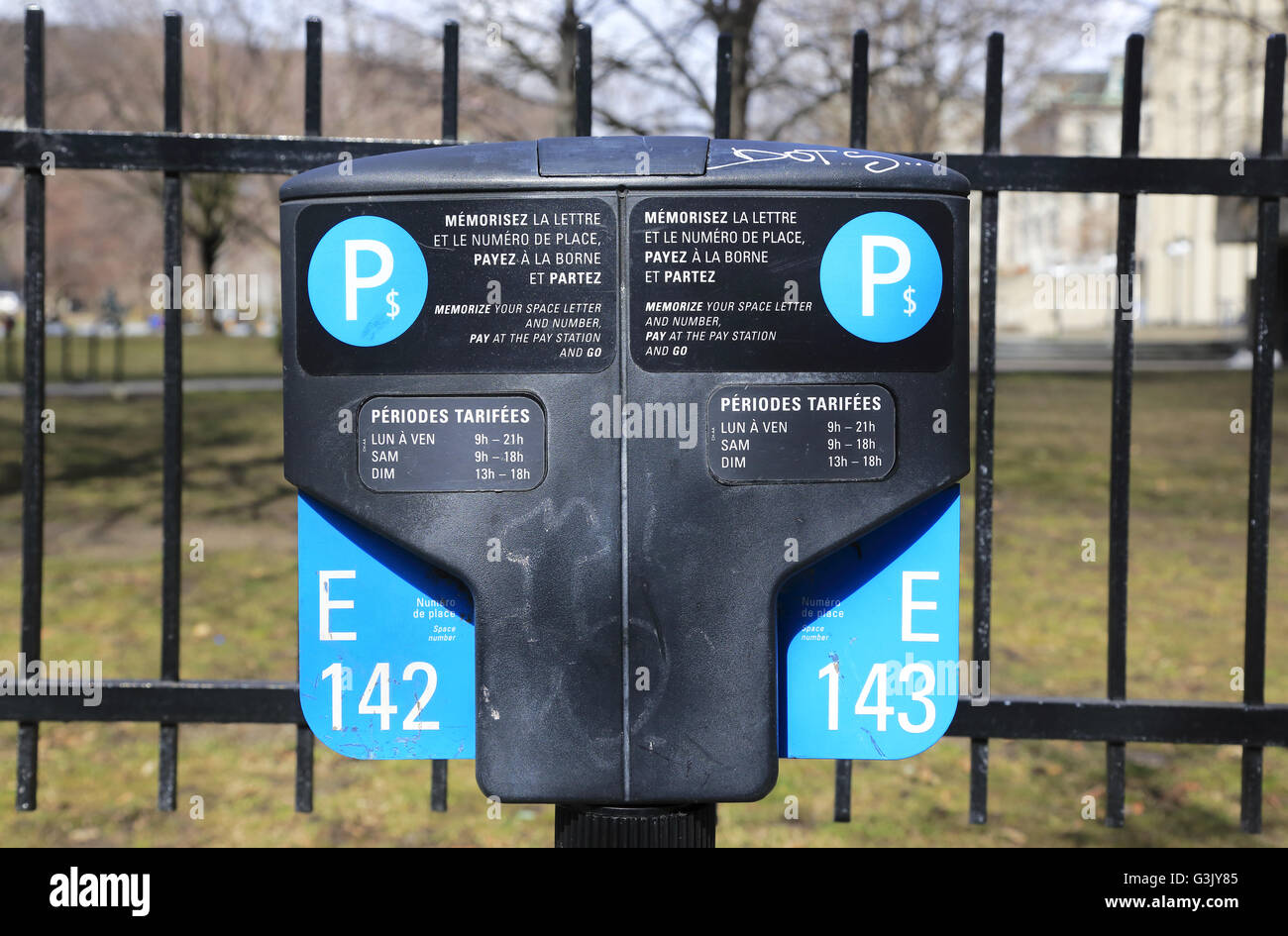 Parkplatz-Mark auf der Straße von Montreal. Quebec, Kanada Stockfoto