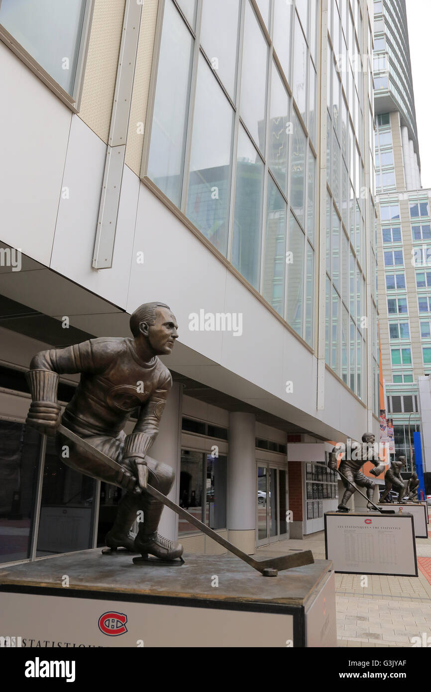 Die Statuen der berühmten Eishockeyspieler der National Hockey League Montréal Canadiens im Zentrum Bell.Montreal,Quebec,Canada Stockfoto