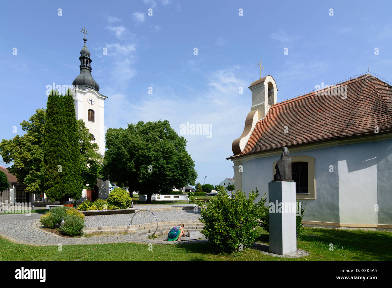 Wallfahrtskirche Ollersdorf und Kapelle der Gnade 'Mary Help"mit einer Quelle, Österreich, Burgenland, Ollersdorf Im Burgenland Stockfoto