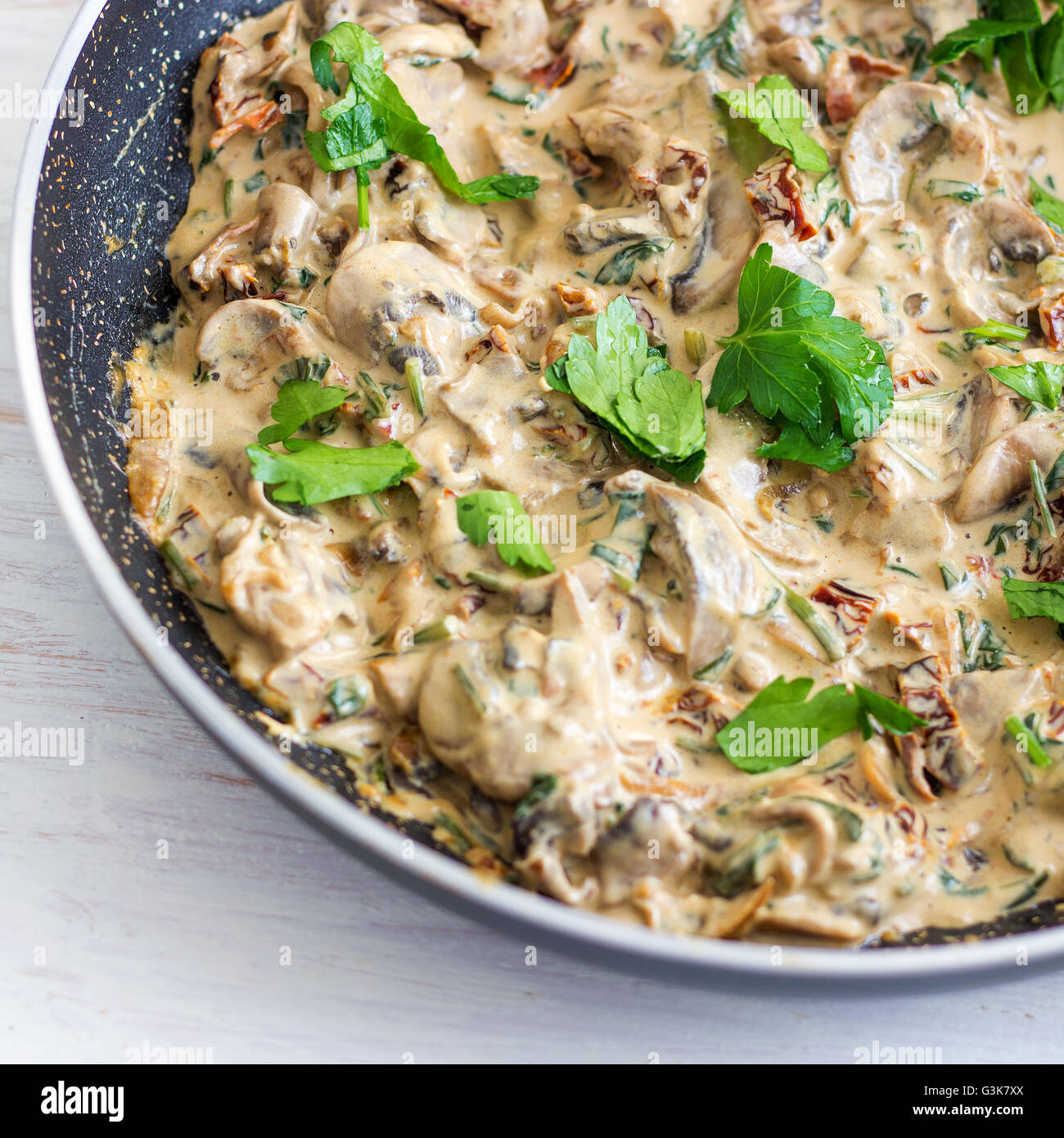 Cremige Champignon Spaghetti - Mittagessen/Abendessen Stockfoto