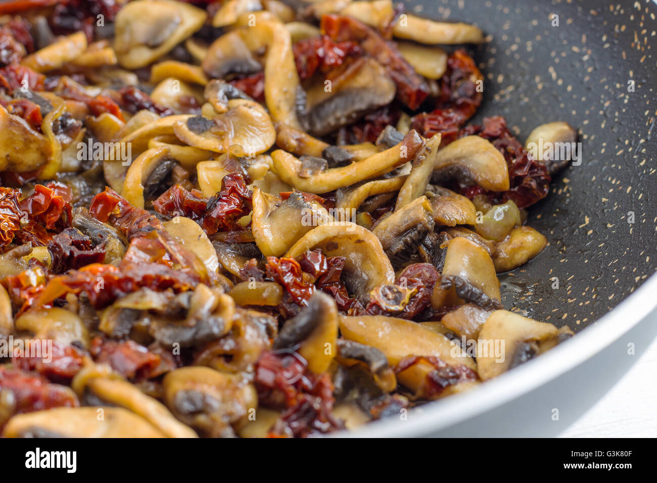 Cremige Champignon Spaghetti - Mittagessen/Abendessen Stockfoto