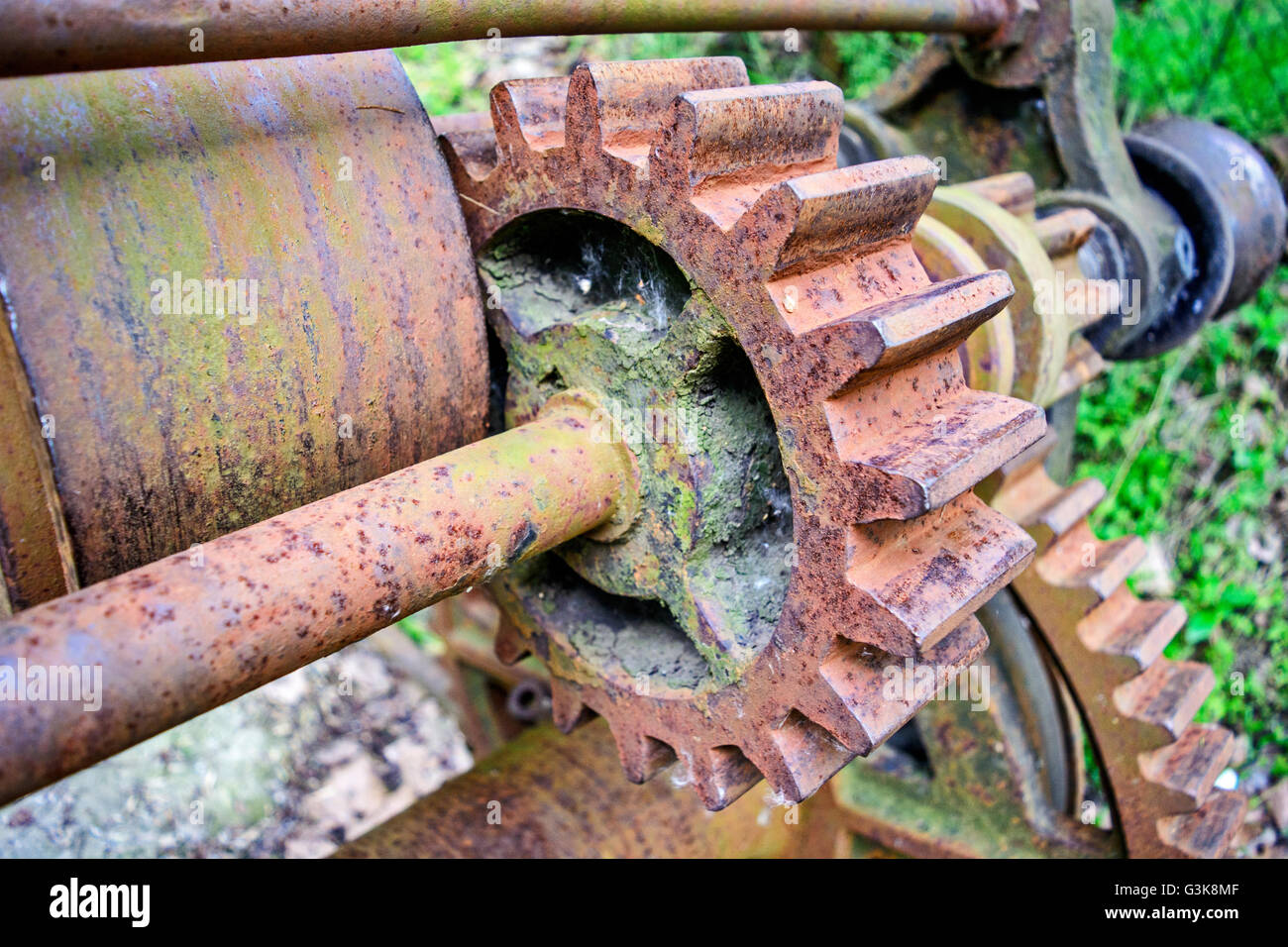 Der alte Mechanismus für Boote aus dem Wasser ziehen. Stockfoto