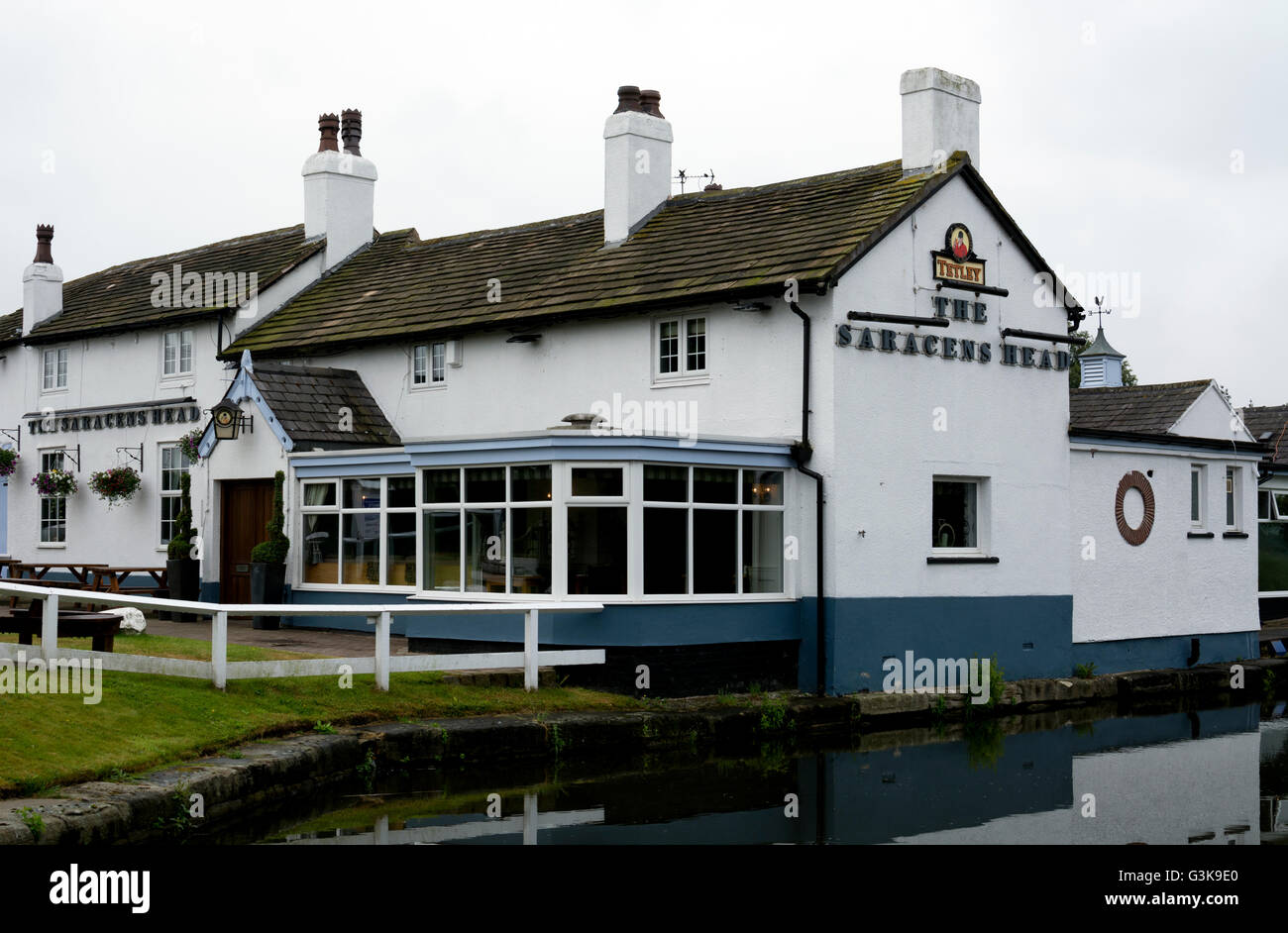 Das Saracens Head Pub von Leeds und Liverpool Canal, Halsall, Lancashire, England, UK Stockfoto