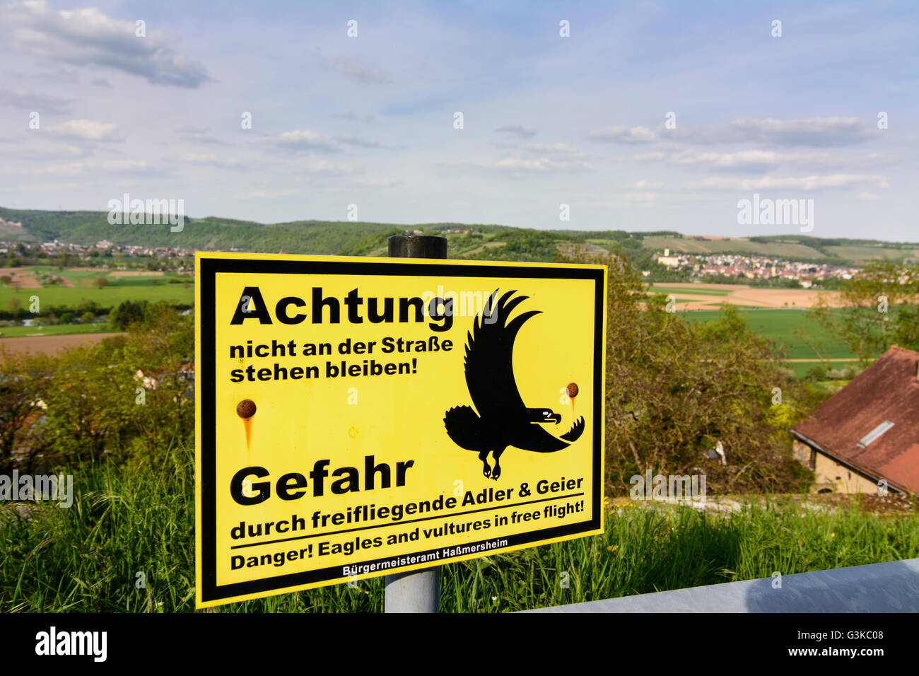Warnzeichen für Adler und Geier bei Greifvögeln anzeigen Zentrum auf Burg Guttenberg, Deutschland, Baden-Württemberg, Heilbronner Stockfoto
