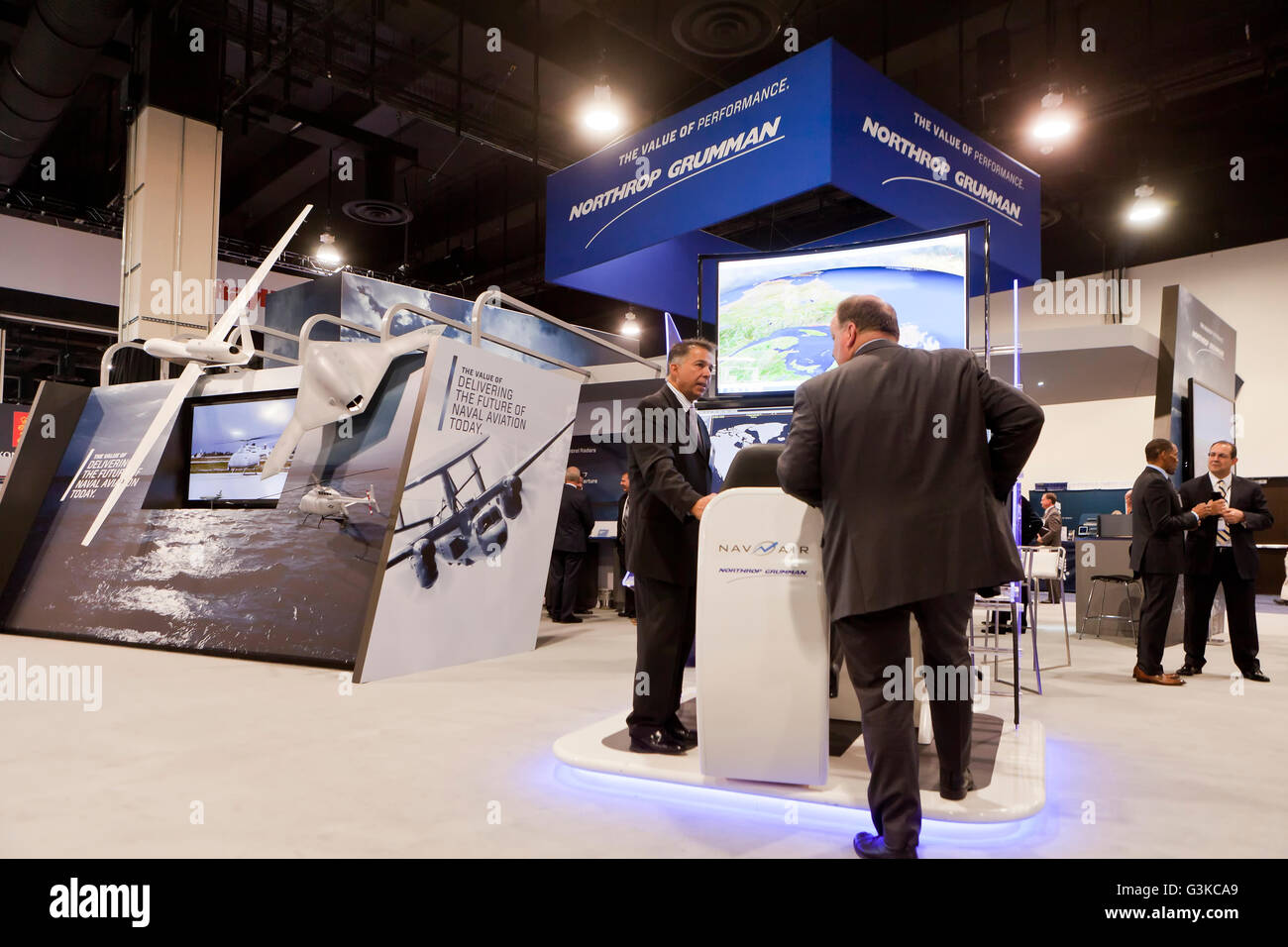 Northrop Grumman Messestand bei uns Navy League Sea-Air-Space Ausstellung - Washington, DC USA Stockfoto Northrop Grumman Messestand bei uns Navy League Sea-Air-Space Ausstellung - Washington, DC USA Stockfoto