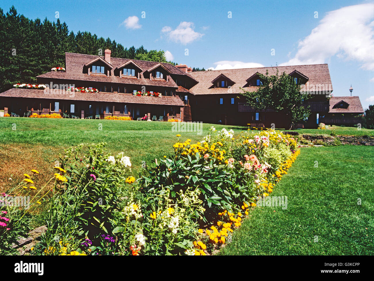 Sommer-Außenansicht der Trappe Family Lodge; Stowe; Vermont; USA Stockfoto