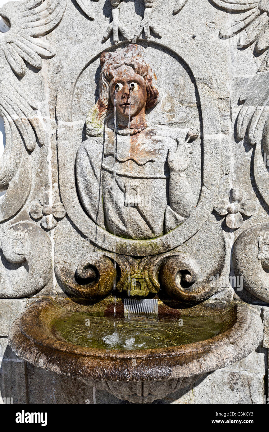 Detail einer Wasserfontäne entlang der Treppe, die Basilica von Bom Jesus (gute Jesus) in Braga, Portugal Stockfoto