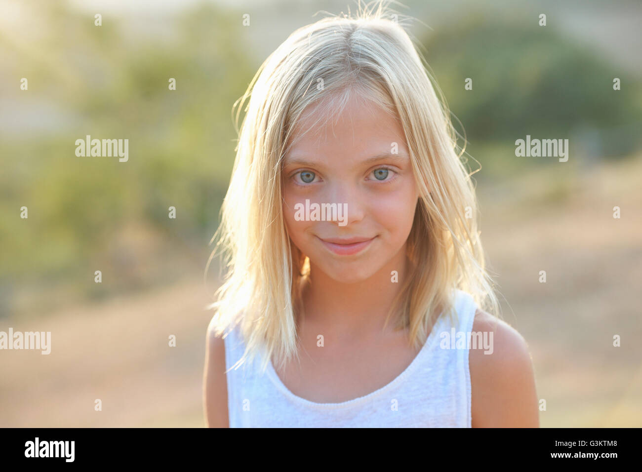 Porträt der blonde blauäugige Mädchen, Buonconvento, Toskana, Italien Stockfoto
