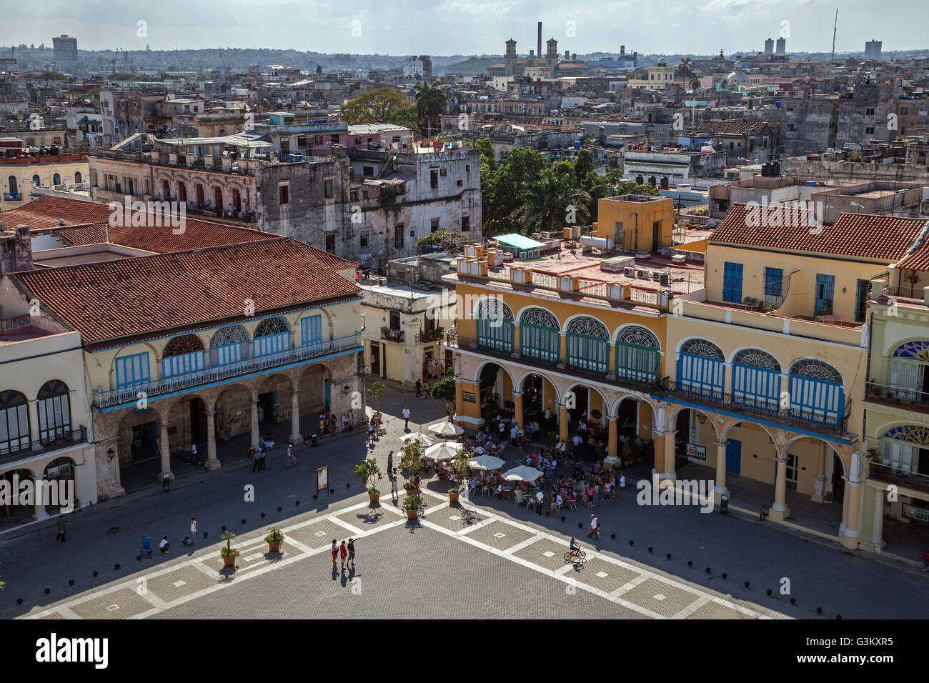 Blick auf Plaza Vieja, renoviert befindet sich im historischen Zentrum, Havanna, Kuba Stockfoto