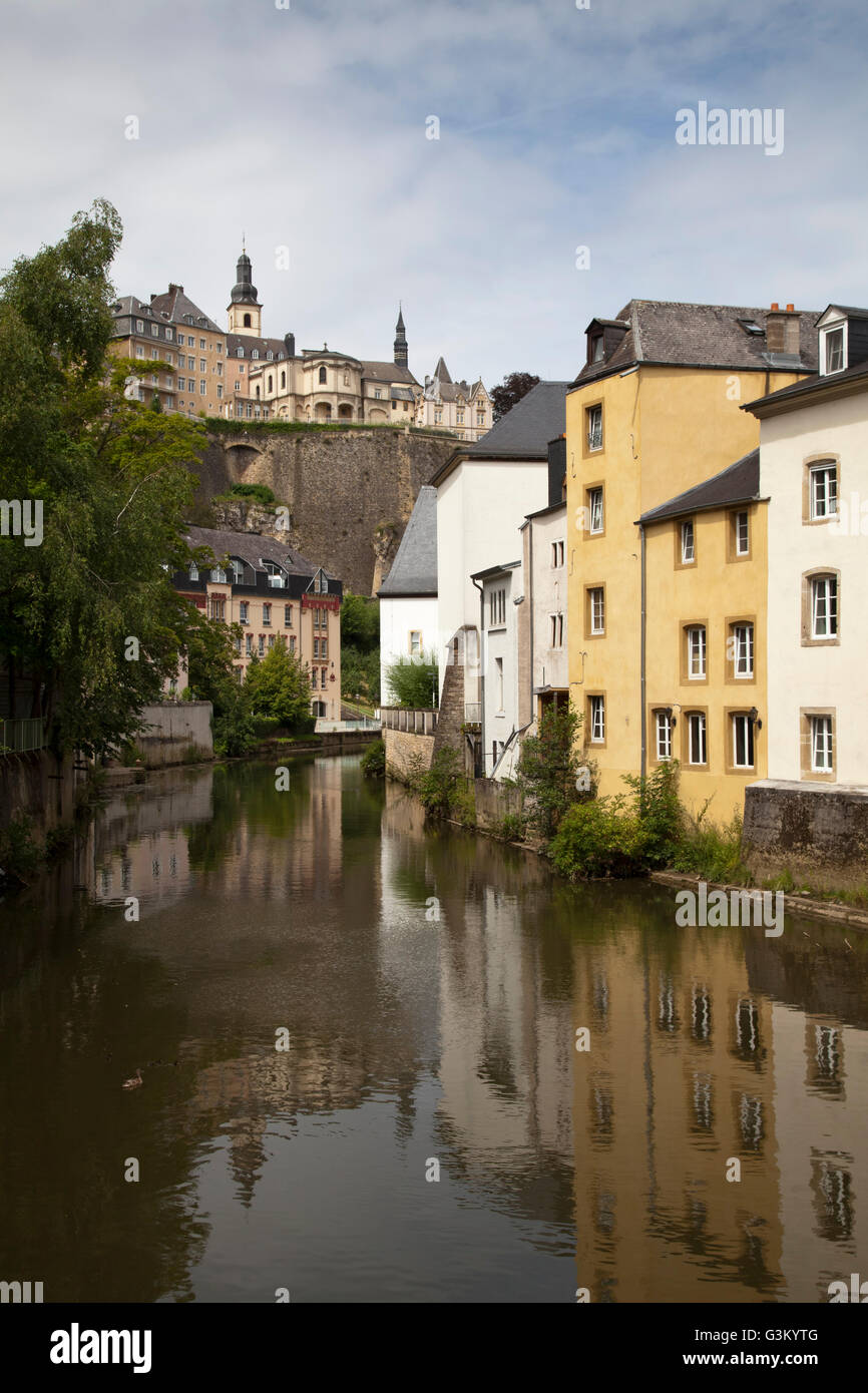 Der Fluss Alzette in den Grund Bezirk, untere Stadt, die Stadt Luxemburg, Luxemburg, Europa, PublicGround Stockfoto