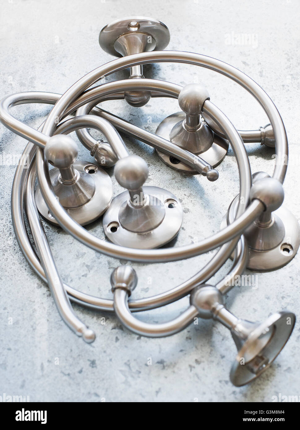 Vogelperspektive Blick auf Handtuch Ringe und Kleiderhaken Stockfoto