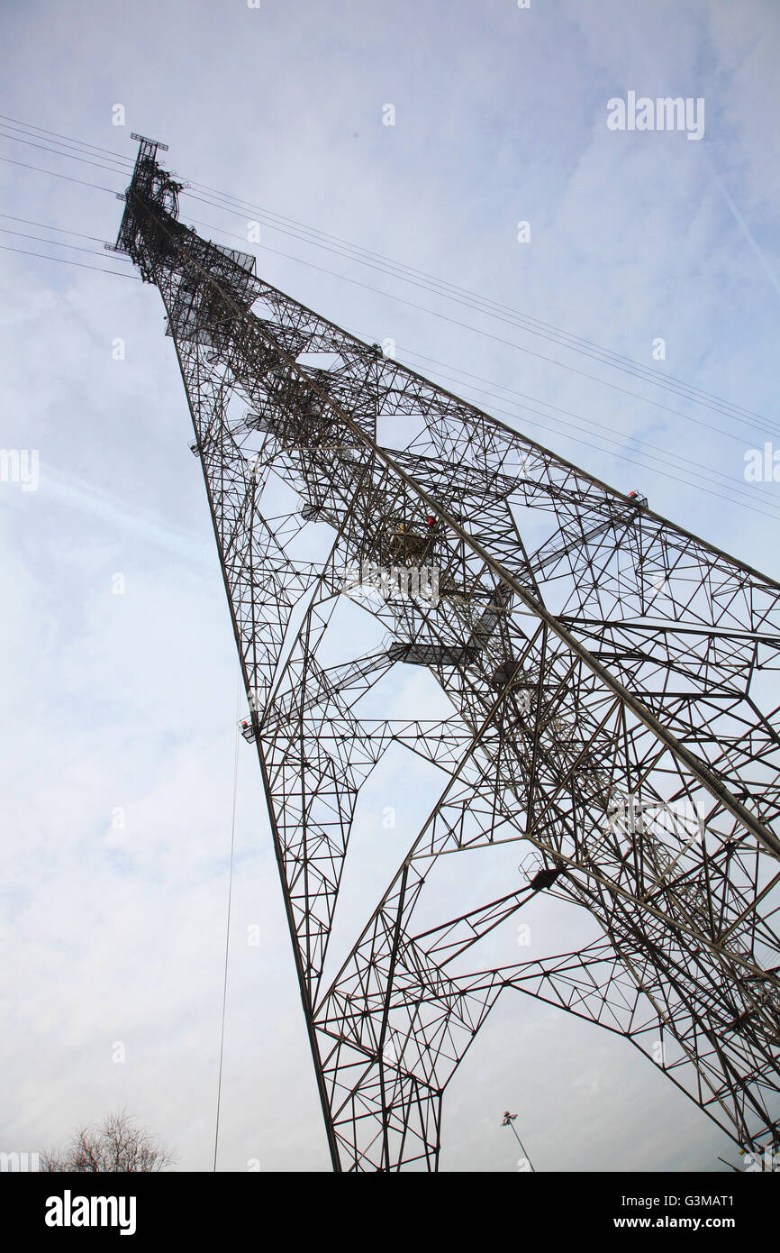 Die inklusive Pylon am nördlichen Ufer der Themse in West Thurrock. Bei 600 Fuß, der höchste Mast im Vereinigten Königreich. Stockfoto