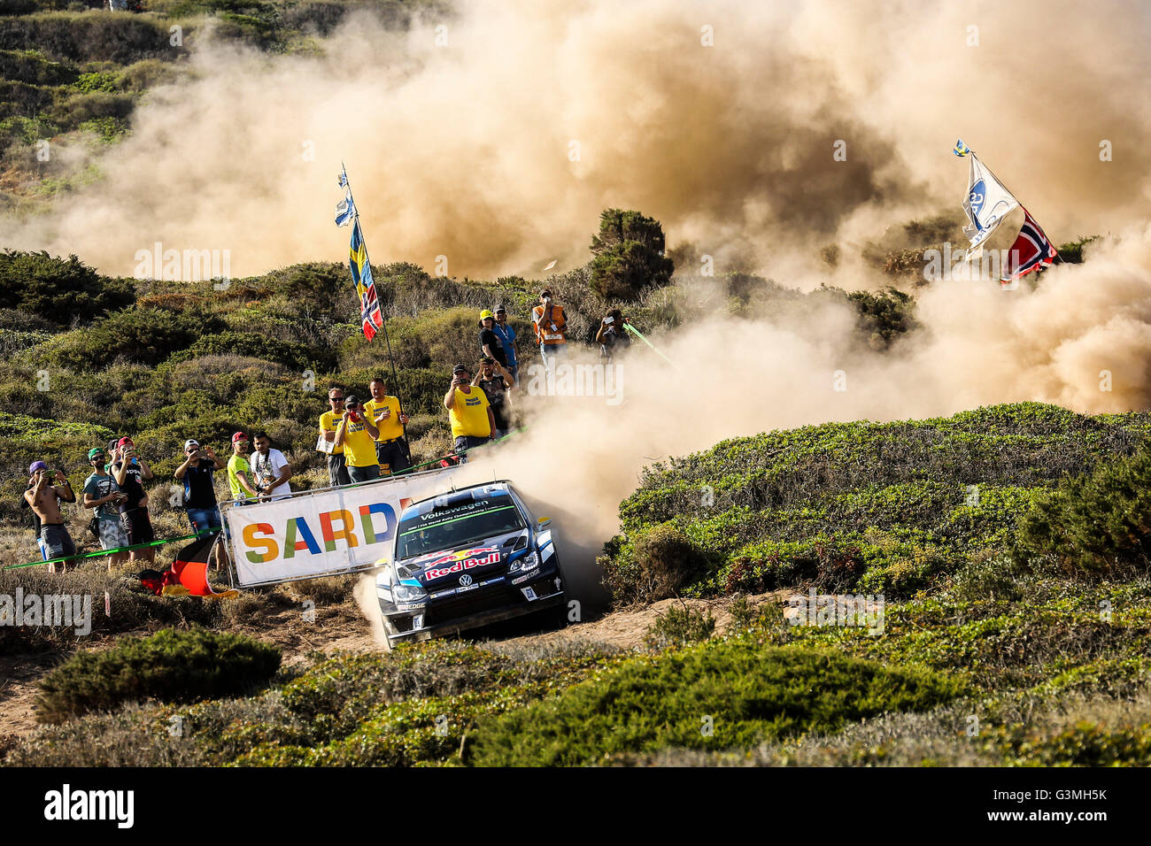 12.06.2016. Sardinien, Italien, Finaltag der WRC-Rallye Italien Sardinien.  Andreas Mikkelsen (NOR) und Jaeger Synnevag (NOR)-Volkswagen Polo WRC Stockfoto