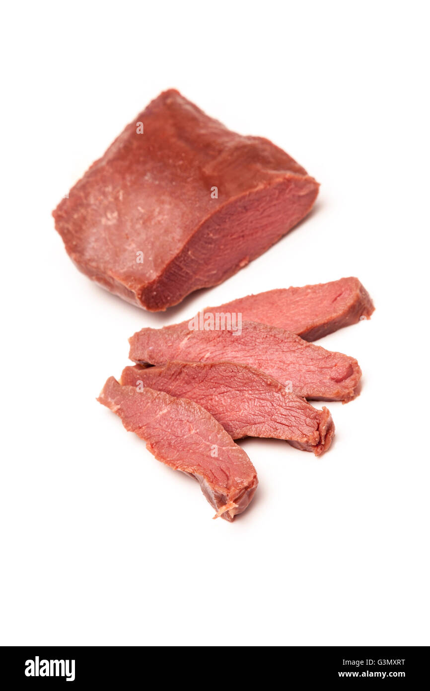 Gekochten Strauß (Struthio Camelus) Fleisch Steaks isoliert auf einem weißen Studio-Hintergrund. Stockfoto