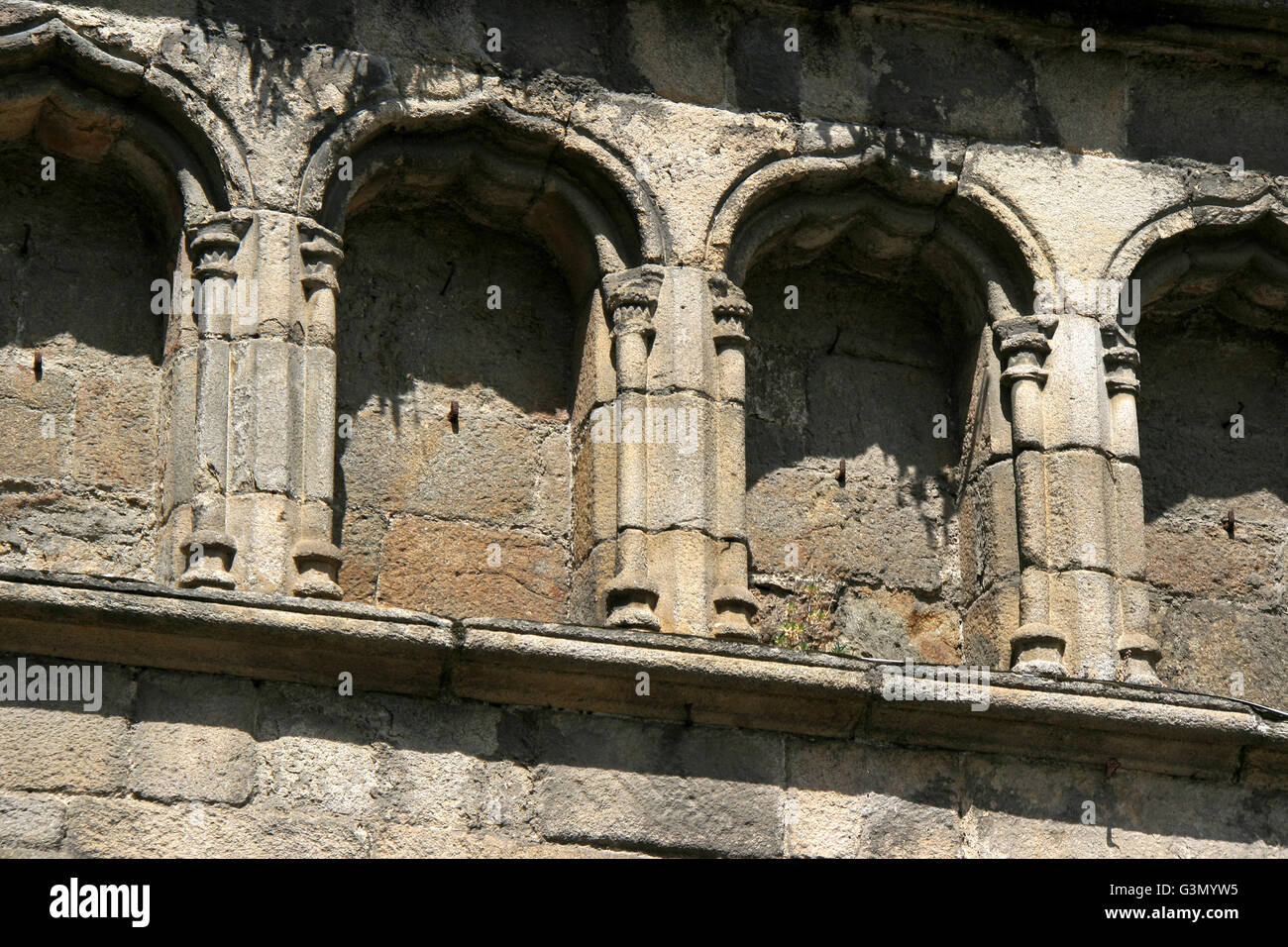 Detail der Fassade des Klosters Cordeliers in Dinan (Frankreich). Stockfoto