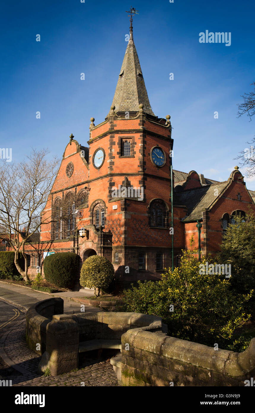 Großbritannien, England, Wirrall, Port Sunlight, Lyceum-Club von Brücke über die Dell Stockfoto