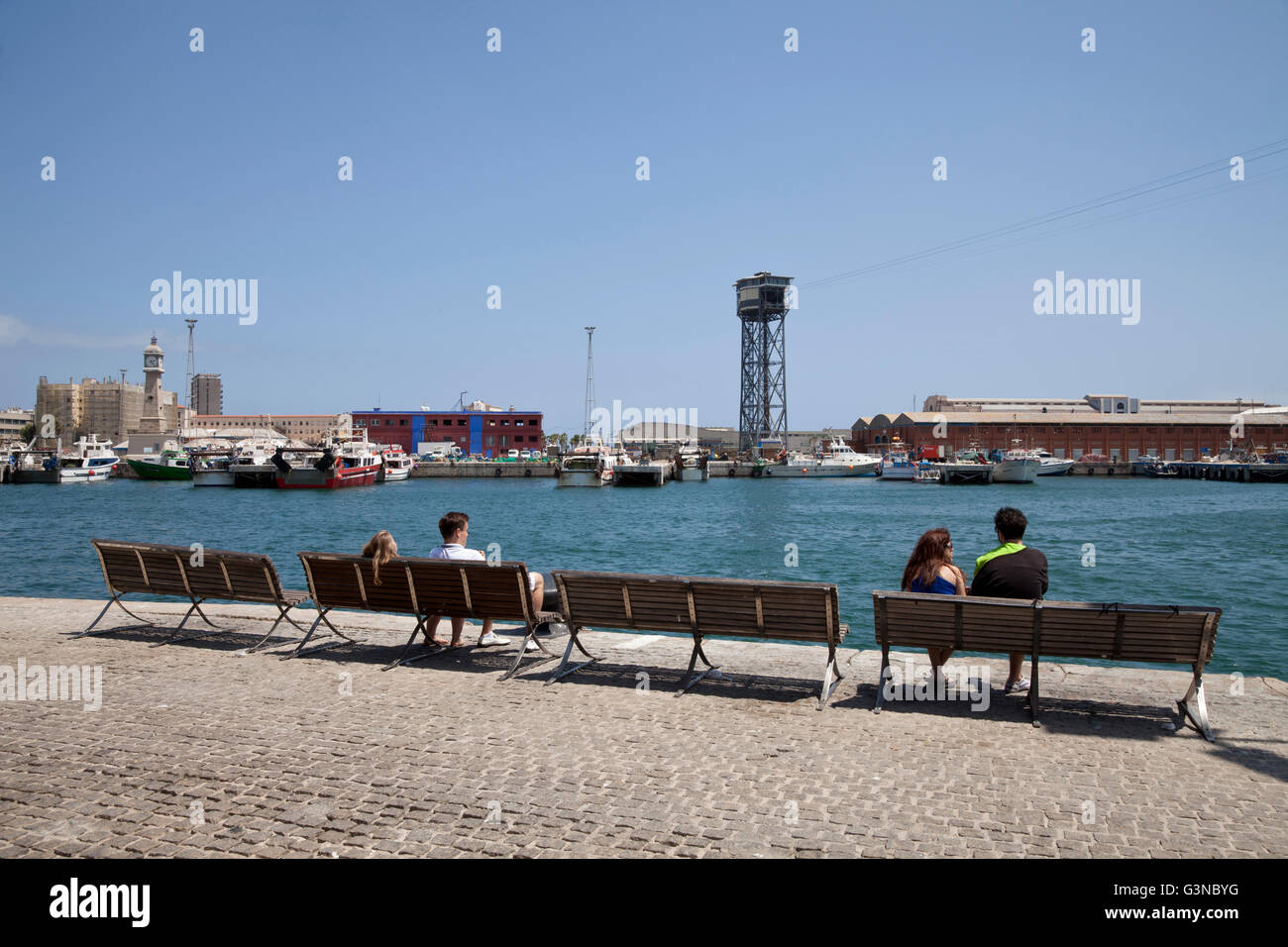 Bänke am Hafen an Land, Port Vell, Barcelona, Katalonien, Spanien, Europa, PublicGround Stockfoto