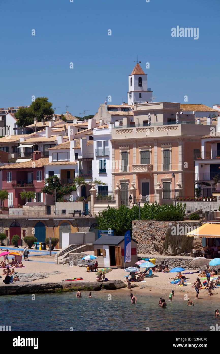 Stadtbild mit Strand, Calella de Palafrugell, Costa Brava, Katalonien, Spanien, Europa, PublicGround Stockfoto