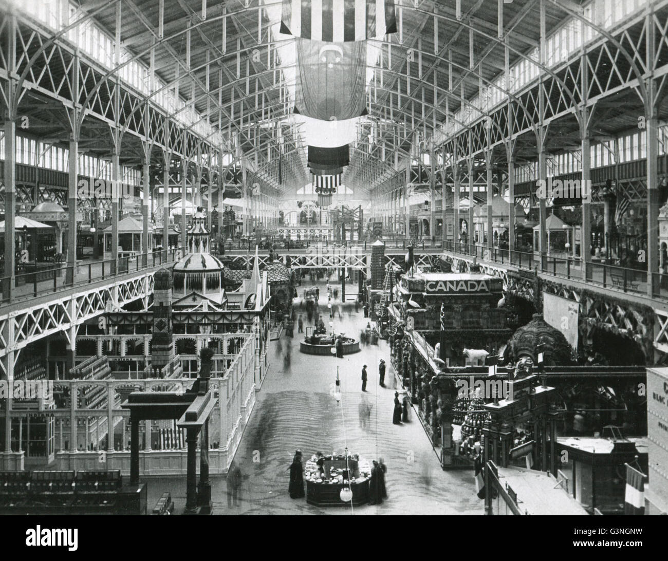 Innenszene in einer der Hallen an die World Columbian Exposition in Chicago. Stockfoto