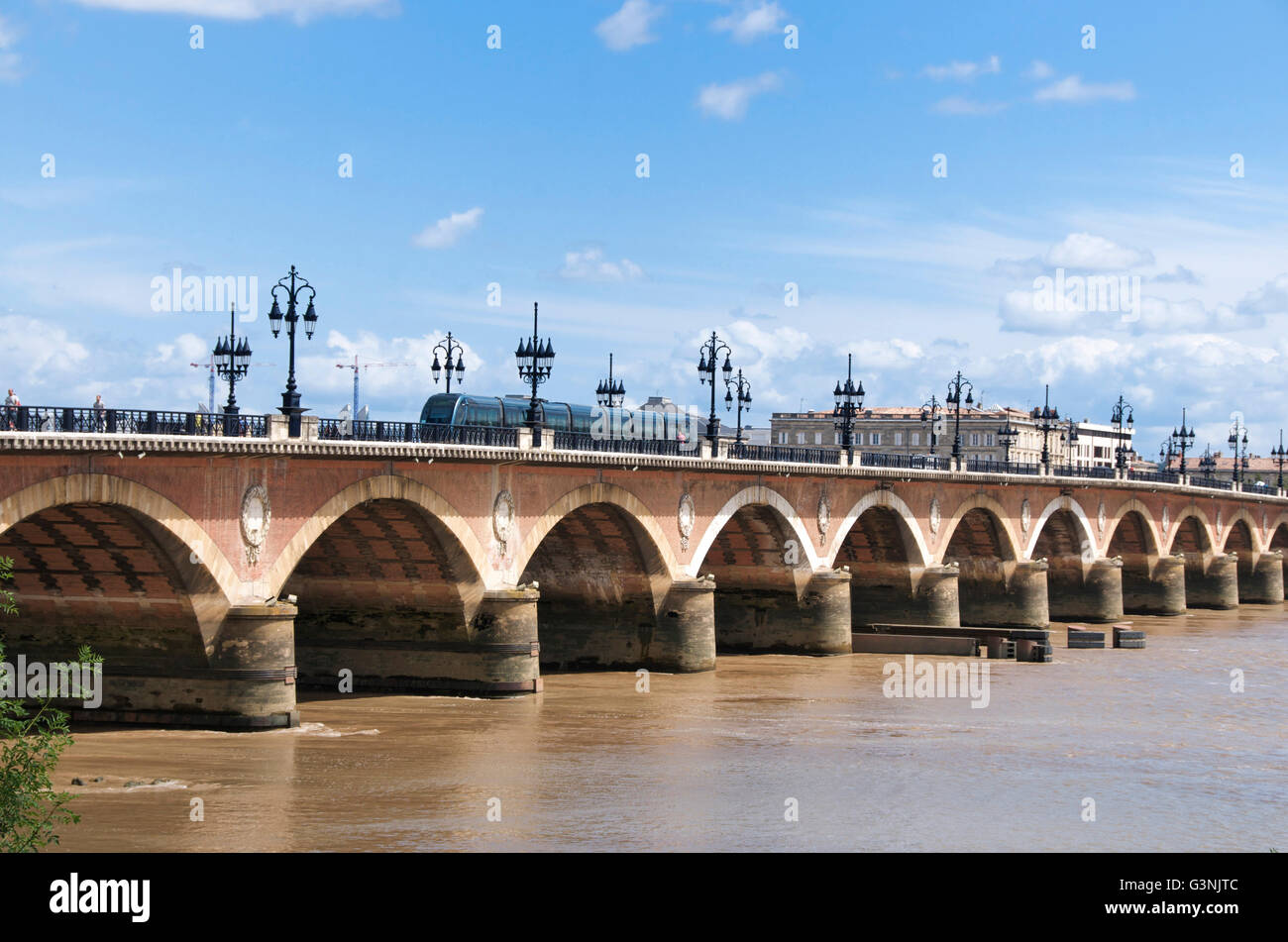 Straßenbahn Kreuzung Pont de Pierre, Bordeaux, Gironde, Frankreich, Europa Stockfoto