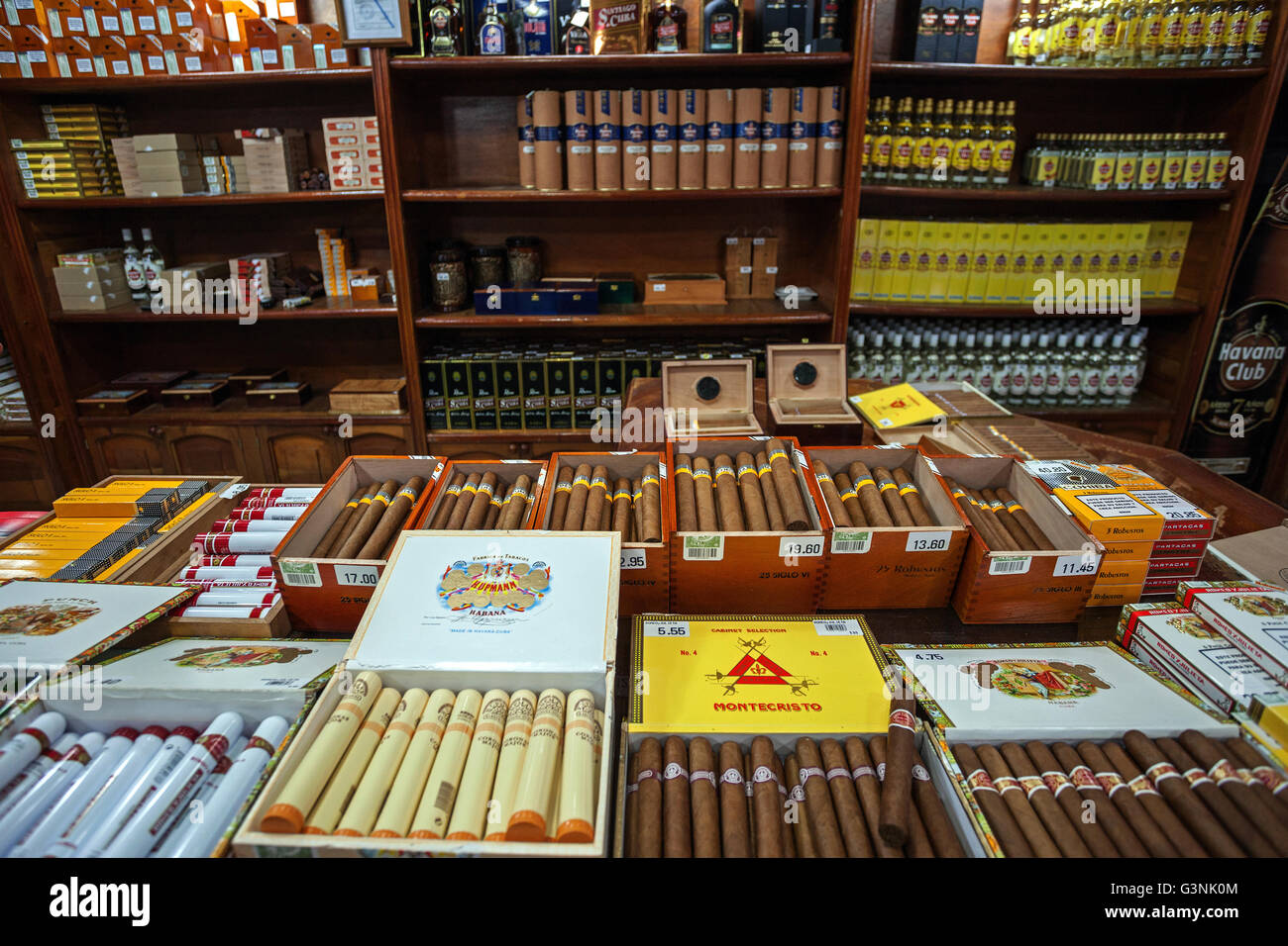 Kubanische Zigarren in einem Zigarrenladen, Havanna, Kuba Stockfoto