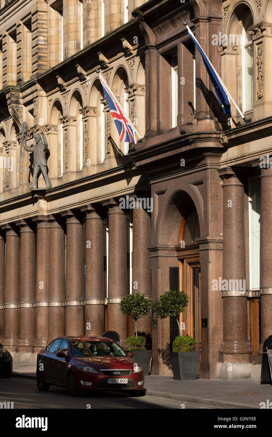 Merseyside, Liverpool, North John Sreet, Zentralgebäude, anstrengenden Tag Nacht Hotel mit Beatles Statuen Stockfoto