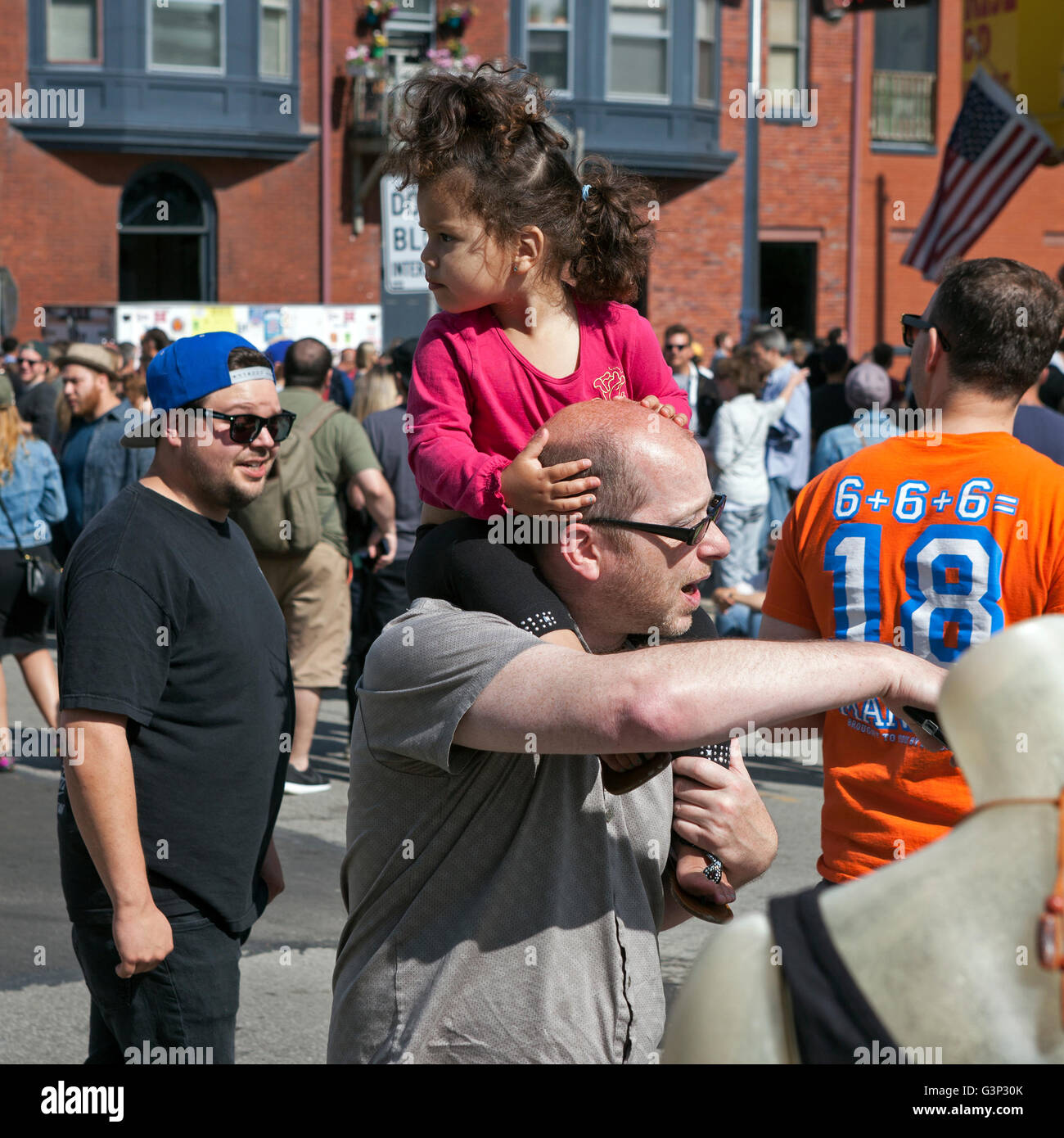 Die Locust Street Festival in Milwaukee, Wisconsin ist eine jährliche Veranstaltung mit Musik, Kunst und Essen. Stockfoto